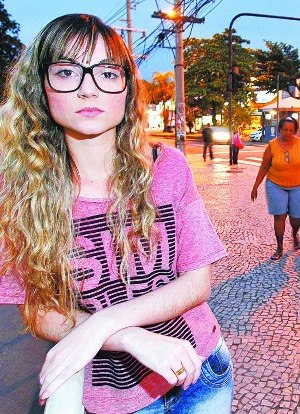 "Fiquei desempregada há quatro meses e ainda não encontrei nova oportunidade", Bruna Faria, 23 anos Foto:  Márcio Mercante / Agência O Dia
